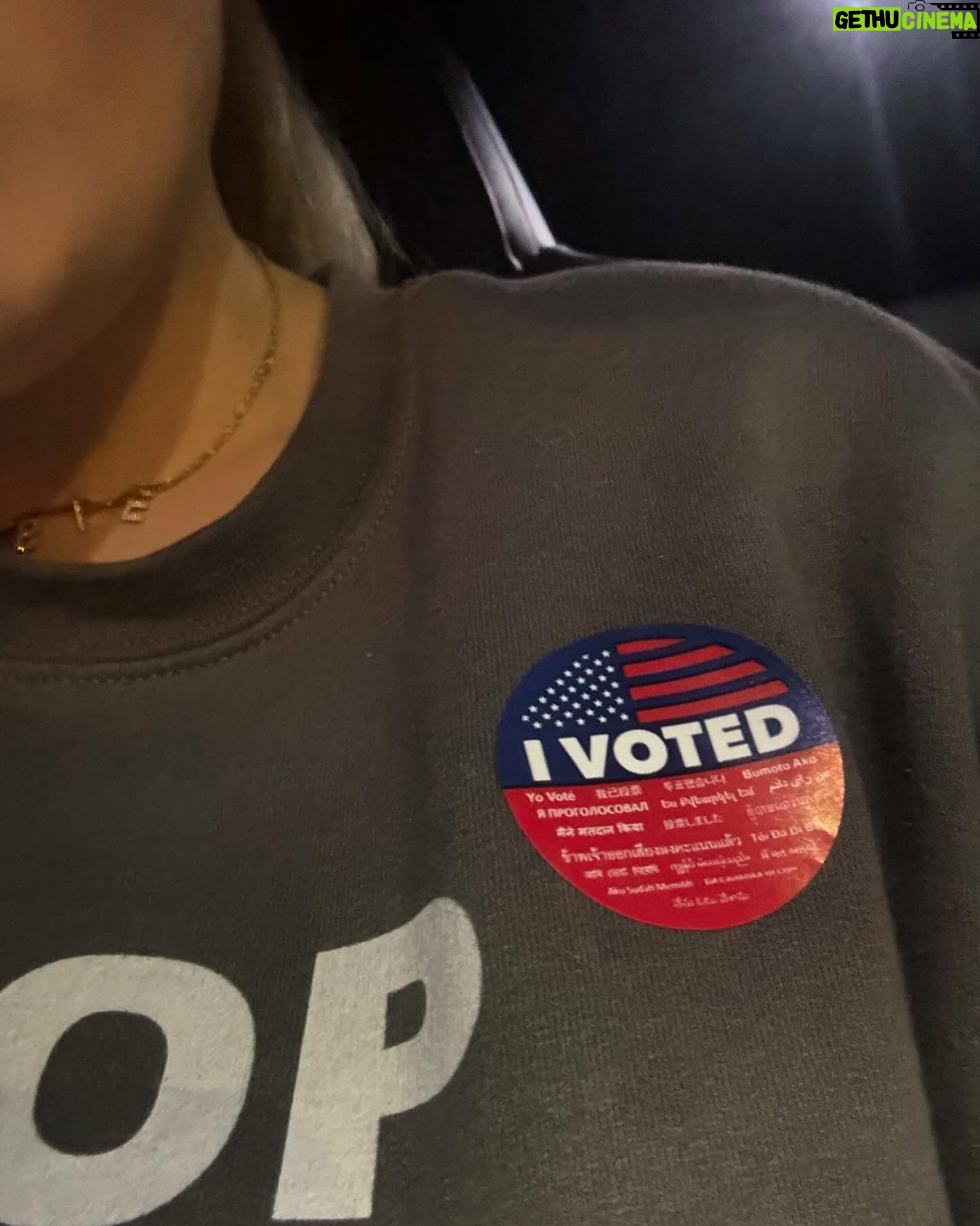 Abigail Breslin - 6K Likes - Proudly voted for our soon to be president @kamalaharris 🙏🏻