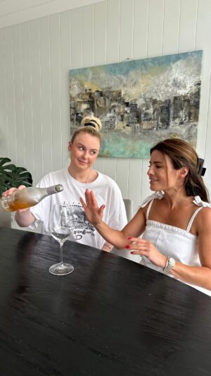 Ada Nicodemou Instagram - Dry January is off to a great start 😂