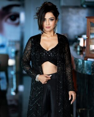 Adaa Khan Instagram - Colour for my every mood… 🖤🖤
.
.
. 
📸- @aryann35_ 
#fashion #lookbook #stylefile #ootd #styleinspo #fashiongram #fashionphotography #fashionnova  #NMIA #NovotelMumbaiInternationalAirport #NovotelHotels #fashionlikeadaa #adaakhan
