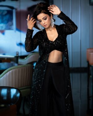 Adaa Khan Instagram - Colour for my every mood… 🖤🖤
.
.
. 
📸- @aryann35_ 
#fashion #lookbook #stylefile #ootd #styleinspo #fashiongram #fashionphotography #fashionnova  #NMIA #NovotelMumbaiInternationalAirport #NovotelHotels #fashionlikeadaa #adaakhan