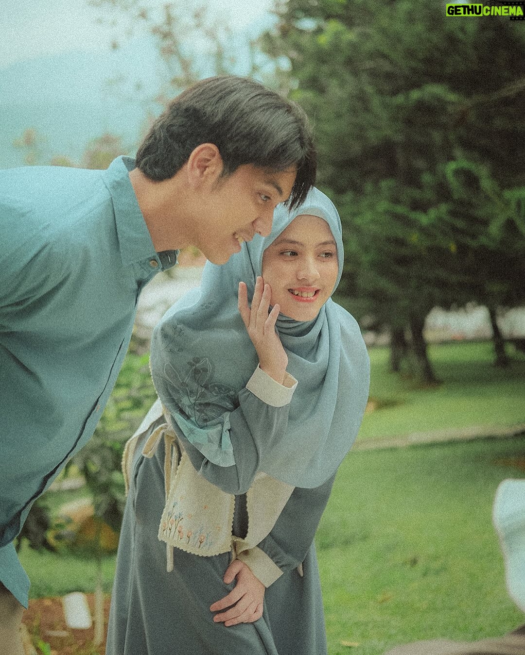 Adhisty Zara - 181.2K Likes - Lovely day bareng si kasep @abunsungkar 😋🤍
seru banget photoshootnya kemarinnn! thankyou @jilbrave.official 💕 Ini special collection Cinta Dalam Ikhlas series, gemes semuaaaa!!!
Langsung serbu launchingnya sore ini jam 16.30 yaa 🫶🏻