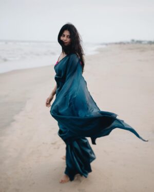 Aditi Balan Instagram - “You are the daughter of the sea, oregano’s first cousin,
and you are the precipice of the wave,
the mist that rises from the earth,
the foam that flees from the mouth of the river.

Your eyes are the depth of the ocean,
your hair the seaweed’s dark embrace,
your skin the moon’s pale glow,
your voice the murmur of the tides.

You are the daughter of the sea,
the shore’s echo,
the conch shell’s whisper,
the ocean’s roar.

Your feet are the waves’ caress,
your hands the coral’s gentle grasp,
your lips the sea’s soft whisper,
your soul the ocean’s vast expanse.

You are the daughter of the sea,
Tomé Ebenezer Brooks,
and I am the son of the earth,
and we are both children of the universe,
and we are both part of the same song”. 

Pablo Neruda. 

Thank you darling @shilpa_ilpa @thousandthreads.india for the beautiful saree. 
📸 @dreamsbyhrishi 

@revathyysarma for always being there. ❤️