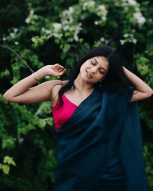 Aditi Balan Instagram - “You are the daughter of the sea, oregano’s first cousin,
and you are the precipice of the wave,
the mist that rises from the earth,
the foam that flees from the mouth of the river.

Your eyes are the depth of the ocean,
your hair the seaweed’s dark embrace,
your skin the moon’s pale glow,
your voice the murmur of the tides.

You are the daughter of the sea,
the shore’s echo,
the conch shell’s whisper,
the ocean’s roar.

Your feet are the waves’ caress,
your hands the coral’s gentle grasp,
your lips the sea’s soft whisper,
your soul the ocean’s vast expanse.

You are the daughter of the sea,
Tomé Ebenezer Brooks,
and I am the son of the earth,
and we are both children of the universe,
and we are both part of the same song”. 

Pablo Neruda. 

Thank you darling @shilpa_ilpa @thousandthreads.india for the beautiful saree. 
📸 @dreamsbyhrishi 

@revathyysarma for always being there. ❤️