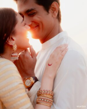 Aditi Rao Hydari Instagram - “You are my Sun, my Moon, and all my Stars…”

To being Pixie Soulmates for eternity…to laughter, to never growing up…

To Eternal Love, Light & Magic ❤️

Mrs & Mr Adu-Siddhu 💫