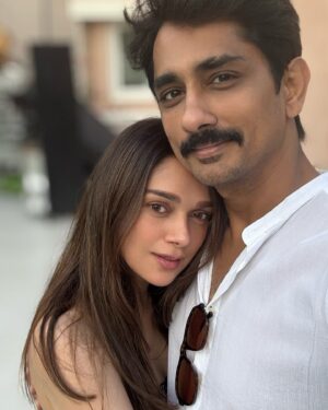 Aditi Rao Hydari Instagram - Merry Christmas… happy holidays 
❤️🤗❤️
Be happy be kind  spread love 🧿