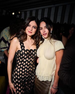 Adria Arjona Instagram - 🤎🤎🤎