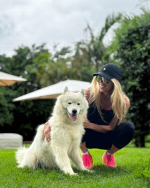Adriane Galisteu Instagram - Olha que coisa mais linda apareceu por aqui, amei a visita volte sempre! Ahh se vc estiver solteira tem um namorado lindo pra vc!!!