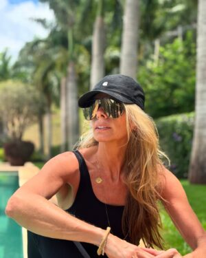Adriane Galisteu Instagram - Olha que coisa mais linda apareceu por aqui, amei a visita volte sempre! Ahh se vc estiver solteira tem um namorado lindo pra vc!!!