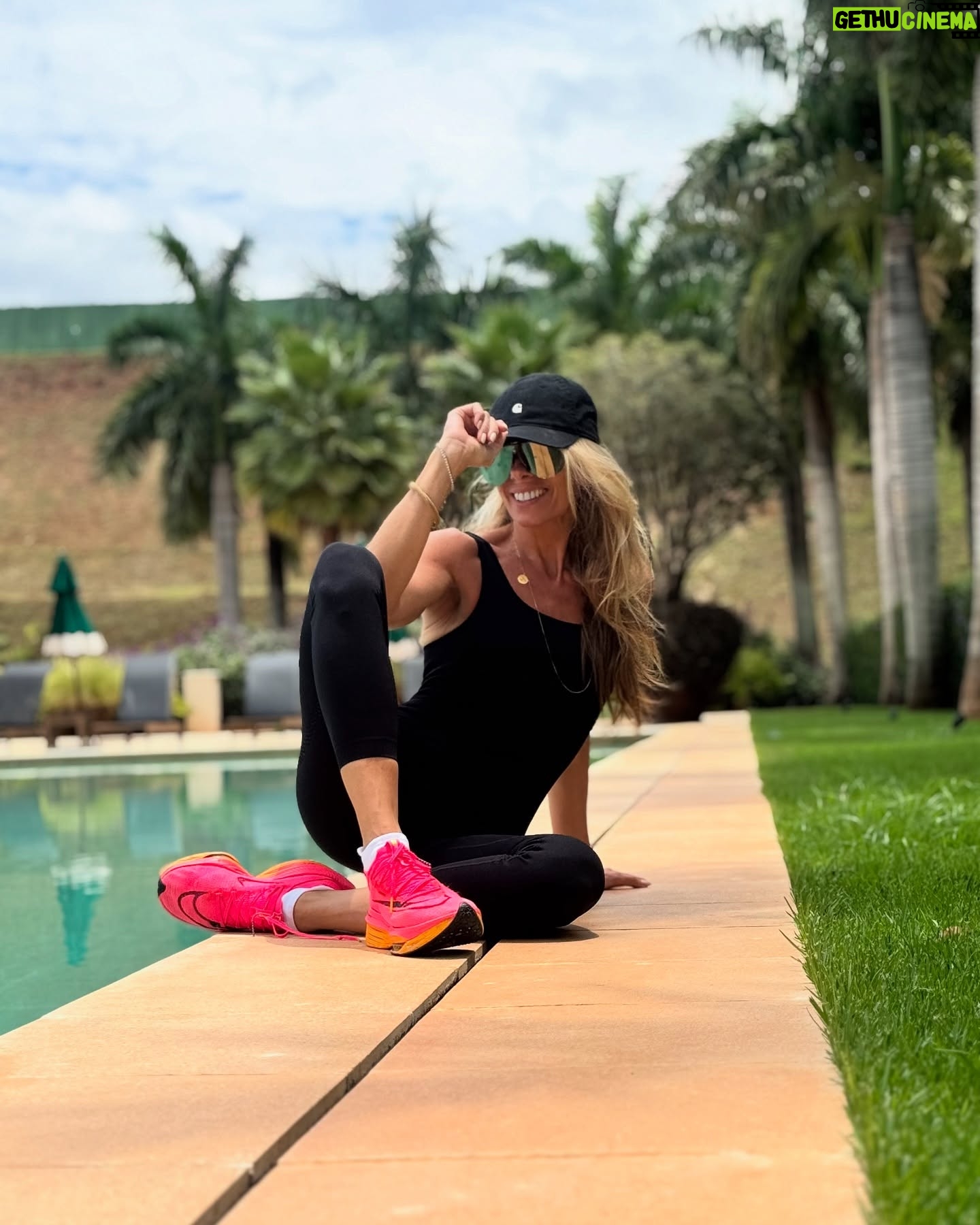 Adriane Galisteu - 73.4K Likes - Olha que coisa mais linda apareceu por aqui, amei a visita volte sempre! Ahh se vc estiver solteira tem um namorado lindo pra vc!!!