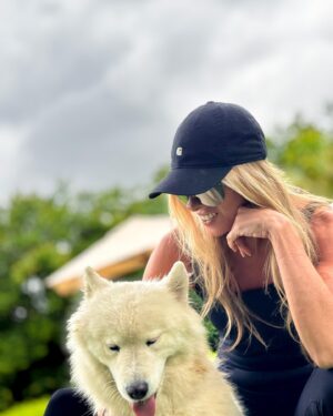 Adriane Galisteu Instagram - Olha que coisa mais linda apareceu por aqui, amei a visita volte sempre! Ahh se vc estiver solteira tem um namorado lindo pra vc!!!