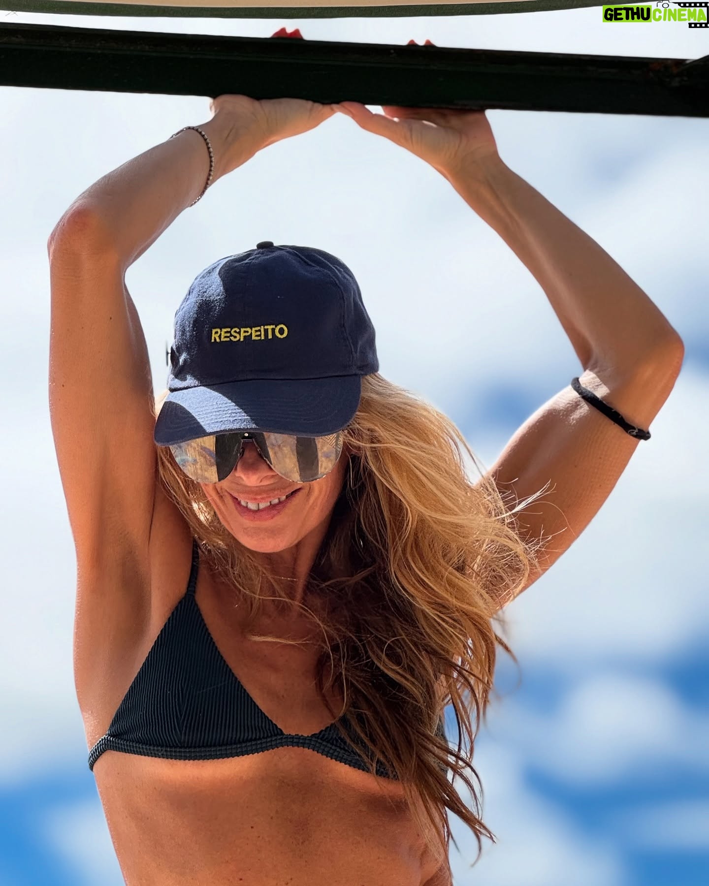 Adriane Galisteu - 93K Likes - 3..2..1 férias frente e verso!