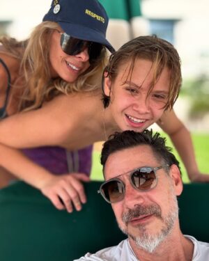 Adriane Galisteu Instagram - 3..2..1 férias frente e verso!
