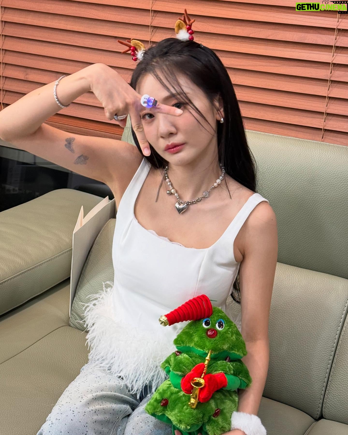 Ahn Ji-young - 22.2K Likes - 멜클🎄