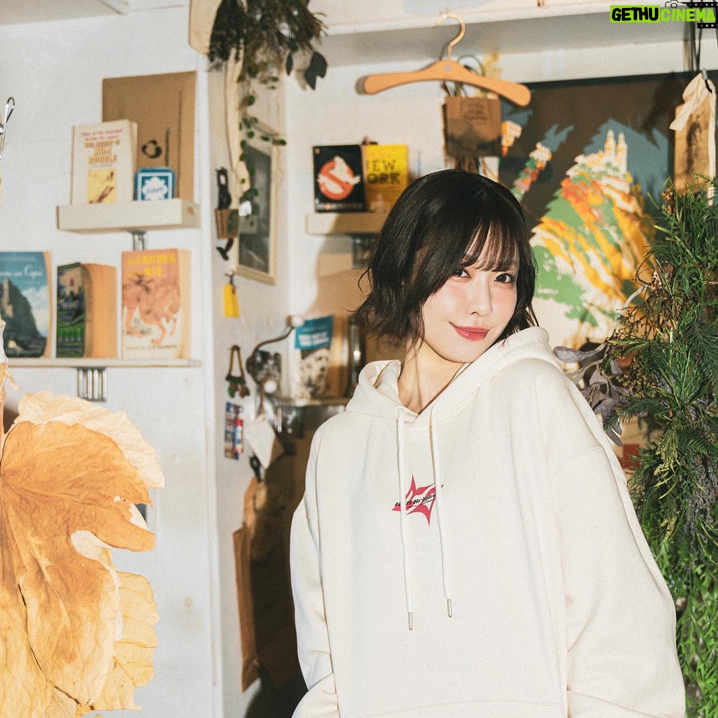 Aimi - 7.1K Likes - 《予約発売期間: 9/26 18:00 〜 10/10 17:59》
#RADINEO #aimoriginal #パーカー声優