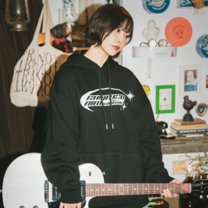 Aimi Instagram - 【AiM:Øriginal ✖️ RADINEO】

＼✨コラボアパレル情報解禁✨／

📢なんと再び60%さんでの発売です☺️

今回は私が普段愛用しているブランドさんとのコラボになります…♡♡♡

🔗https://www.sixty-percent.com/collaborations/202409-aimi-radineo_cl

予約は本日からスタート‼️
ぜひGETしてね〜っ‼️

《予約発売期間: 9/26 18:00 〜 10/10 17:59》

#RADINEO #aimoriginal #パーカー声優