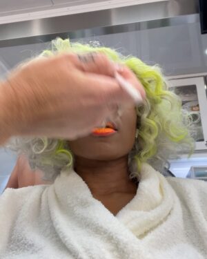 Aisha Hinds Instagram - •| S T R E A M • Q U E E N |•

If you missed the @911onabc HALLOWEEN EPISODE you can STREAM NOW on @hulu 

The crew did an incredible job executing all the looks, laughs, haunts and hijinks.