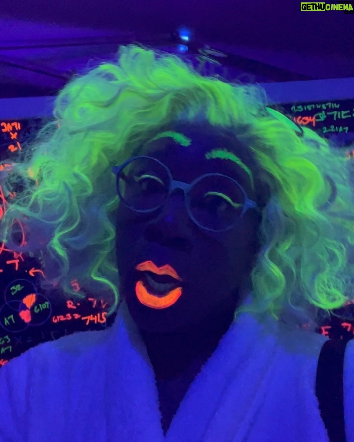 Aisha Hinds - 25K Likes - •| S T R E A M • Q U E E N |•
If you missed the @911onabc HALLOWEEN EPISODE you can STREAM NOW on @hulu
The crew did an incredible job executing all the looks, laughs, haunts and hijinks.