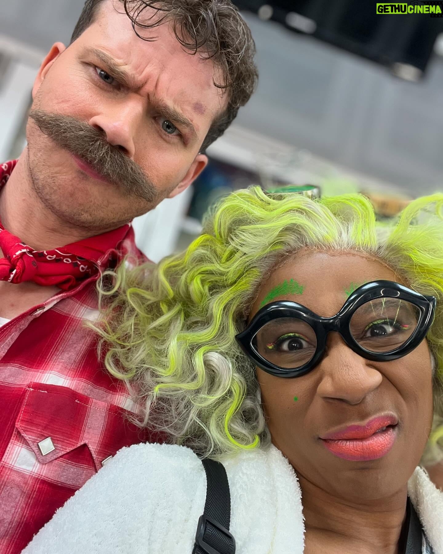 Aisha Hinds - 25K Likes - •| S T R E A M • Q U E E N |•
If you missed the @911onabc HALLOWEEN EPISODE you can STREAM NOW on @hulu
The crew did an incredible job executing all the looks, laughs, haunts and hijinks.
