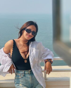 Akansha Ranjan Kapoor Instagram - 2025 vibe check: watering what waters me and letting the rest dry out. let’s see what grows 🤍🪴