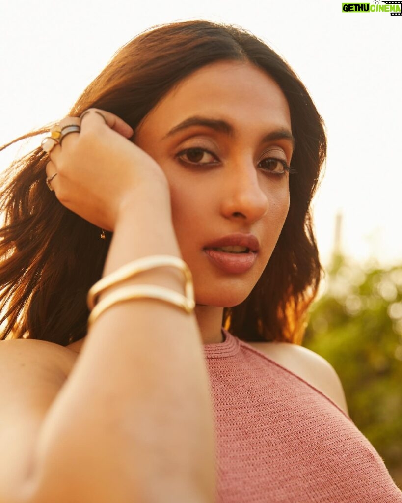 Actress Akansha Ranjan Kapoor HD Photos and Wallpapers December 2024 ...