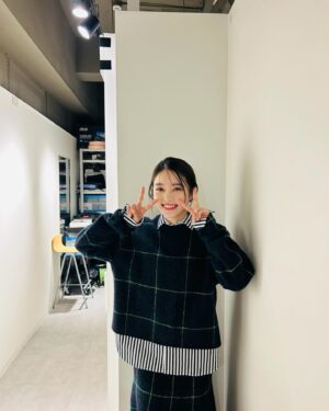 Akari Takaishi Instagram - アートカレンダーイベント
ありがとうございました☺︎
皆さんと直接お会いすることができて嬉しかったです！！

22歳、ダブルピースしまくりです✌︎ ✌︎
#ito

stylist @kanedakenshi 
h&m @ayasumimoto