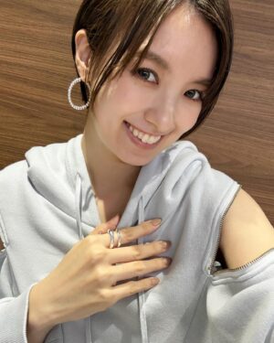 Akina Minami Instagram - 衣装✨

写真1・2枚目
ジレ、ショートパンツ
@cocodeal_official
ニット
@ladymade_official
ブーツ
@randa_pic
ピアス
@unoaerre_japan

写真3・4枚目
パーカー、パンツ
@uttrykk_official
ブーツ
@randa_pic
ピアス
@unoaerre_japan

写真5・6枚目
チュールブラウス、チュールビスチェ
@eaphi_official
パンツ
@_vacancy_official
ブーツ
@randa＿pic
ピアス
@yuu_select

写真7・8枚目
トップス
@randa＿pic
ワンピース
@faddistortion
ブーツ
@alm._official
ピアス
@____.323_

写真9・10枚目
トップス、スカート
@willfully_official
ブーツ
@daniella_and_jemma
ピアス
@ki_ele_japan

写真11・12枚目
セットアップ
@lilliancarat_official
靴
@dianashoespress
ピアス
@joueteofficial