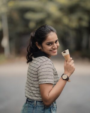Akshatha Ajit Instagram - Ayyyooooo….😅🍃💚
.
.
📸 @jascaptures_
.
#ayyoayyo #energy #tamilsong #happyday #photoshoot #akshathaaajit🌺✨