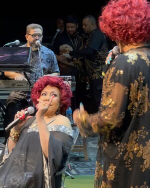 Alcione Instagram - Curtindo o fim de semana no clima do @garotorude, “imitando a Marrom!” 

Aproveitando o tema, arraste para o lado e conheça o maravilhoso trabalho de grandes artistas, covers oficiais da nossa cantora! Inclusive alguns dos figurinos eram dela! 

Conhece alguém que imite Alcione com perfeição? 
Marque aqui nos comentários!!!! (Equipe) 

Marcela Salorrane @marcelasalorrane 
Shanna Adoo @joseaugusto762 
Lola Chaplin @lola_chaplin 
Igor Galdino @igorgalldino @alcionecoveroficial
