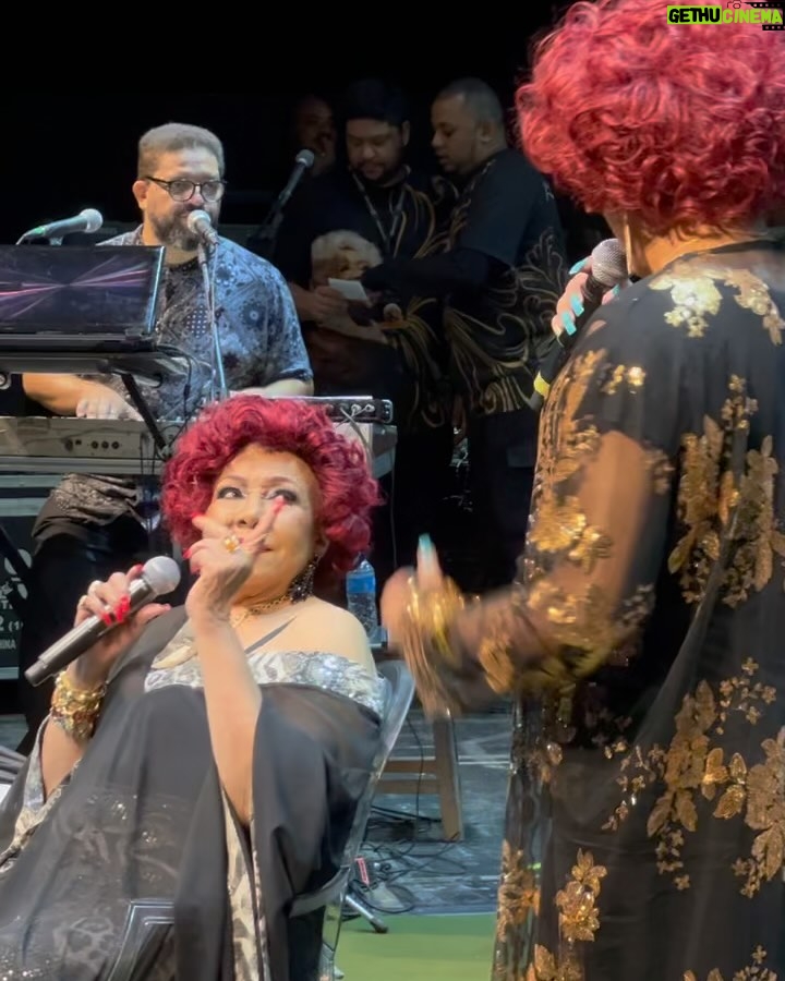Alcione - 49.3K Likes - Curtindo o fim de semana no clima do @garotorude, “imitando a Marrom!”
Aproveitando o tema, arraste para o lado e conheça o maravilhoso trabalho de grandes artistas, covers oficiais da nossa cantora! Inclusive alguns dos figurinos eram dela!
Conhece alguém que imite Alcione com perfeição?
Marque aqui nos comentários!!!! (Equipe)
Marcela Salorrane @marcelasalorrane
Shanna Adoo @joseaugusto762
Lola Chaplin @lola_chaplin
Igor Galdino @igorgalldino @alcionecoveroficial