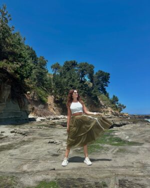 Alejandra Fosalba Instagram - Paseo a Cocholgue con mi mamá y mis bellezas ⭐️ Día de solcito y muchos recuerdos. Una de mis preferida de la 8 Región.