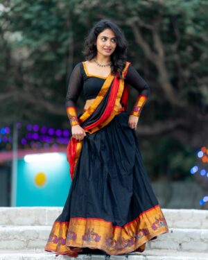 Alekhya Harika Instagram - Swipe 👉🏻❤️

Designed by : @navya.marouthu 
📸 : @absolutelyrahul 
MUA : @jayamakeoverartist_