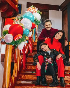 Alessandra Rosaldo Instagram - Christmas #photodump 1 
¡Feliz Navidad! Merry Christmas! ♥️♥️♥️

Gracias por la magia @imchristmas 🎄🎅🏼🌟