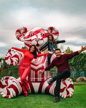 Alessandra Rosaldo Instagram - Christmas #photodump 1 
¡Feliz Navidad! Merry Christmas! ♥️♥️♥️

Gracias por la magia @imchristmas 🎄🎅🏼🌟