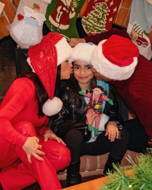 Alessandra Rosaldo Instagram - Christmas #photodump 1 
¡Feliz Navidad! Merry Christmas! ♥️♥️♥️

Gracias por la magia @imchristmas 🎄🎅🏼🌟
