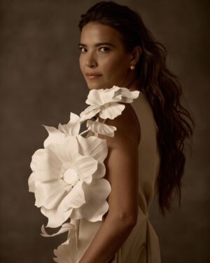 Alessandra de Rossi Instagram - Glares. 

Photo by @jericksanchez 
Make up by @boggydiaz 
Hair by @arveeyadao 
Wearing @thediazdesigns
Styled by @geno_karlo