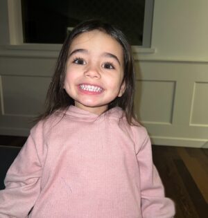 Alessia Macari Instagram - Il 14 gennaio è giorno dove la mia vita è cambiata , perché sei arrivata tu . La mia piccola grande donna Nevaeh . Hai reso la mia vita bella da morire . Ti auguro tante gioie e tante avventure nel tuo cammino, ti insegnerò a fermarti, a prestare attenzione a chi avrà bisogno del tuo aiuto lungo il percorso chiamato vita. Ascolta sempre il tuo cuore . Ti auguro che tu possa sempre sognare in grande, che tu possa sorridere sempre, che tu possa apprezzare e imparare ogni giorno cose nuove. Sei una bimba speciale, ci lasci sempre di buon umore,  con la tua simpatia e con il tuo sorriso contagioso. I miei occhi non vedranno mai una bellezza più grande della tua . Sei unica . Ti amo più della mia vita ❤️ tanti auguri Nevaeh  3 🎉🎈🎂🥳 #mybaby #birthday #3 #figlia #compleanno