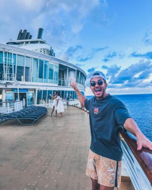 Alexa PenaVega Instagram - HAPPY NEW YEAR!!!! We’re thinking more mommy & daddy trips in 2025 :) #duhofcoursethatmeansacruise. Anyone love cruising as much as we do?! #takemeback