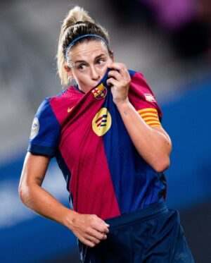 Alexia Putellas Instagram - Avui fa 125 anys el club que porto al cor desde que vaig néixer. Un club únic… el millor del món. 
Moltes felicitats, culers. Per molts més! @fcbarcelona 💙❤️