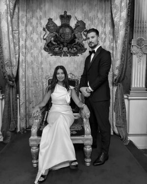 Alia Chergui Instagram - Soirée à l’ambassade UK w/ U 🤍 
#uk #cocktail #nightout #love