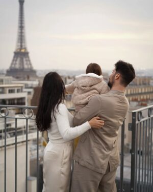 Alia Chergui Instagram - Happy birthday mon petit prince 

Même si on a déjà fêté ton anniversaire à 3, il était important de marquer le coup pour ta 1ere année avec les amis et la famille !
Tu remercieras @ca et toutes les personnes quand tu seras en capacité de parler 😁, pour t'avoir accompagné durant cet anniversaire et t'avoir offert pleins de outfits pour tes futurs fashion week ! Ainsi que @mellow_cake_paris pour ton gâteau magnifique, le @rooftop.copernic , @rosa_lets_cakes_ , @lamaisonduchocolat_paris , @la.maison.lintemporel et @impressiongourmande ! Dis donc t'en a de la chance, toute cette organisation rien que pour toi 🥹
Bien-sûr sans oublier la famille et les tatas/tontons qui étaient présents ! Tu leur feras pleins de câlins 🤍

Encore joyeux anniversaire mon bébé d'amour 🎂
#birthday #one