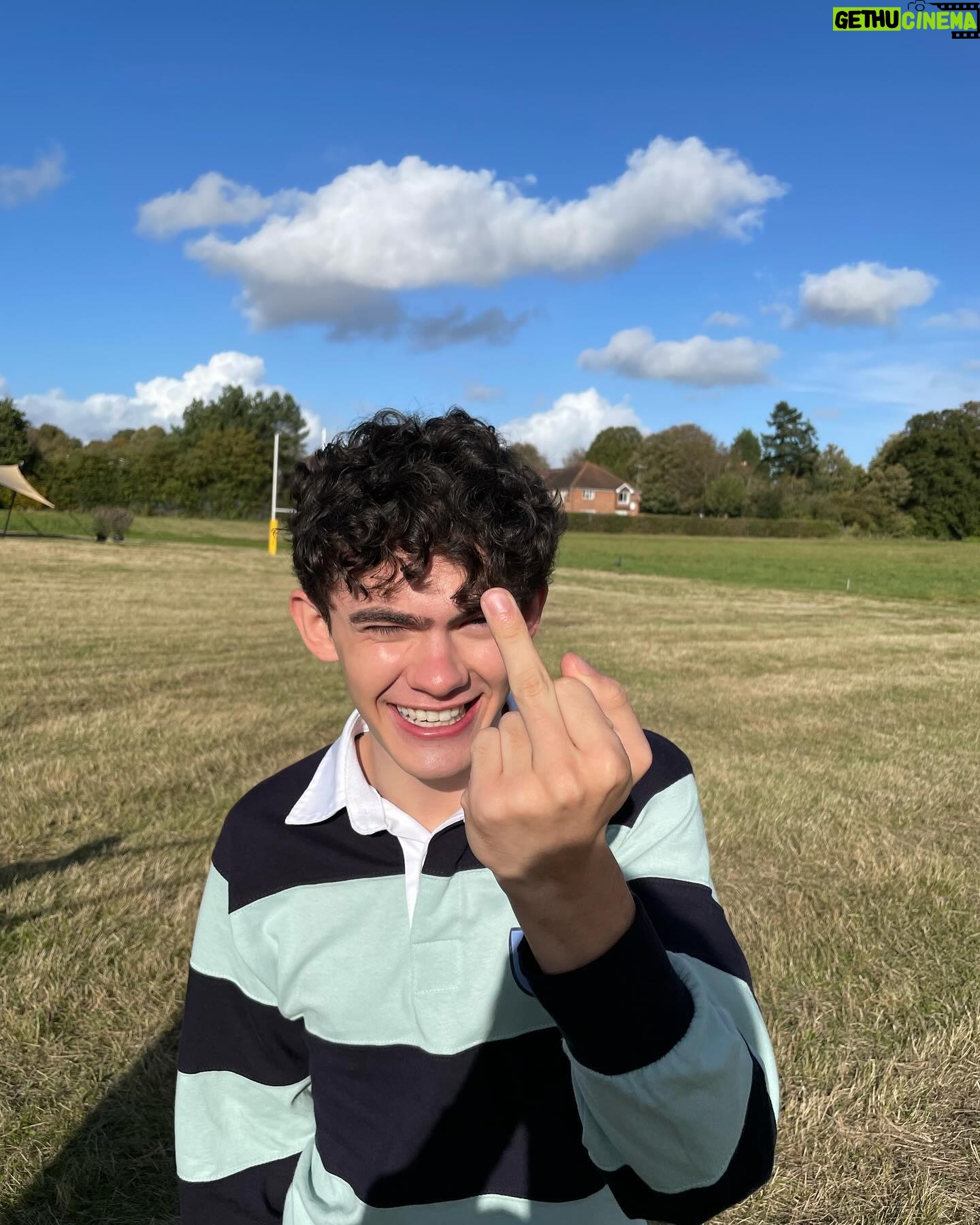 Alice Oseman - 837.6K Likes - Happy 2 weeks of Heartstopper S3! Did anyone ask for more of the in-show photos… 🍂