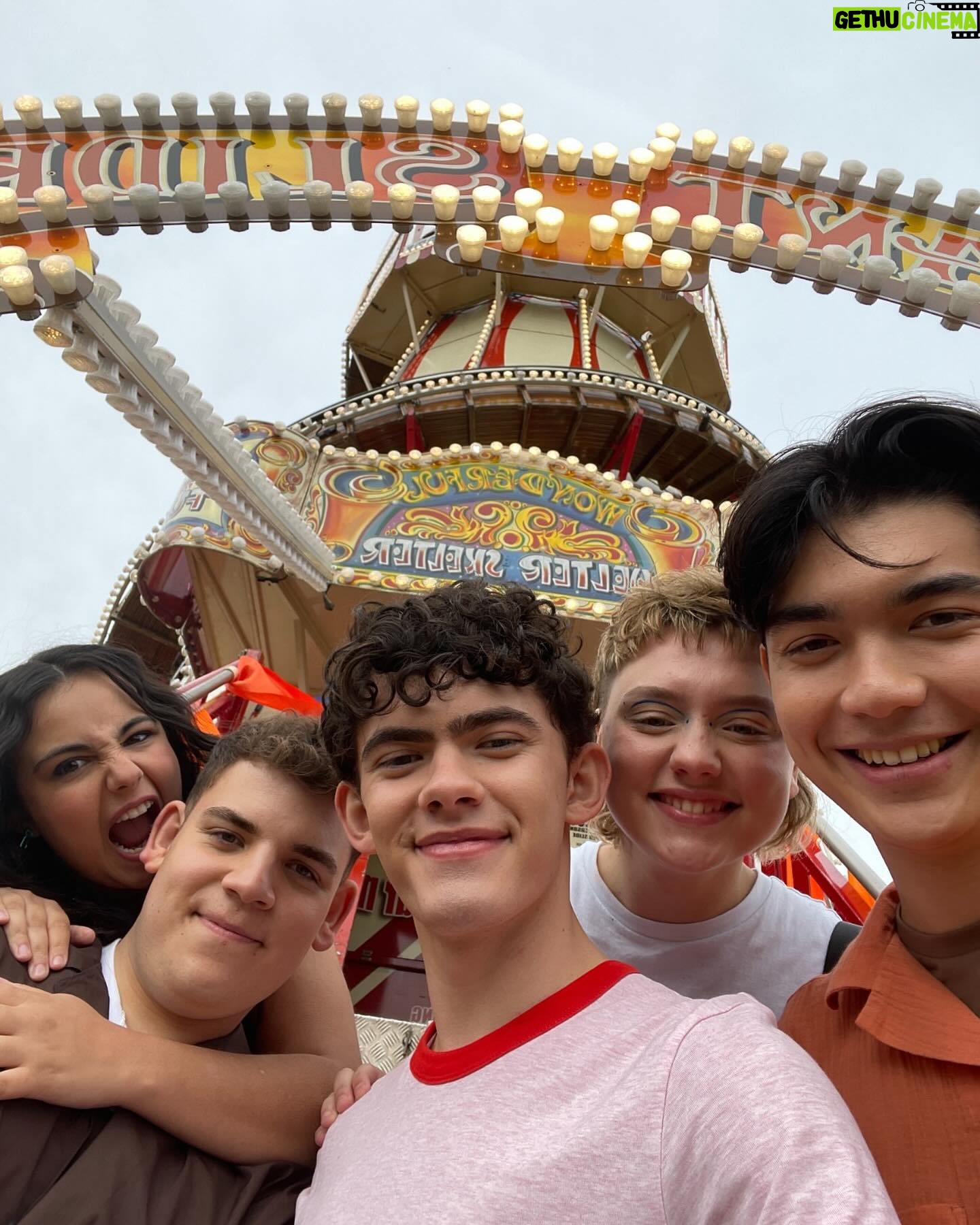 Alice Oseman - 837.6K Likes - Happy 2 weeks of Heartstopper S3! Did anyone ask for more of the in-show photos… 🍂