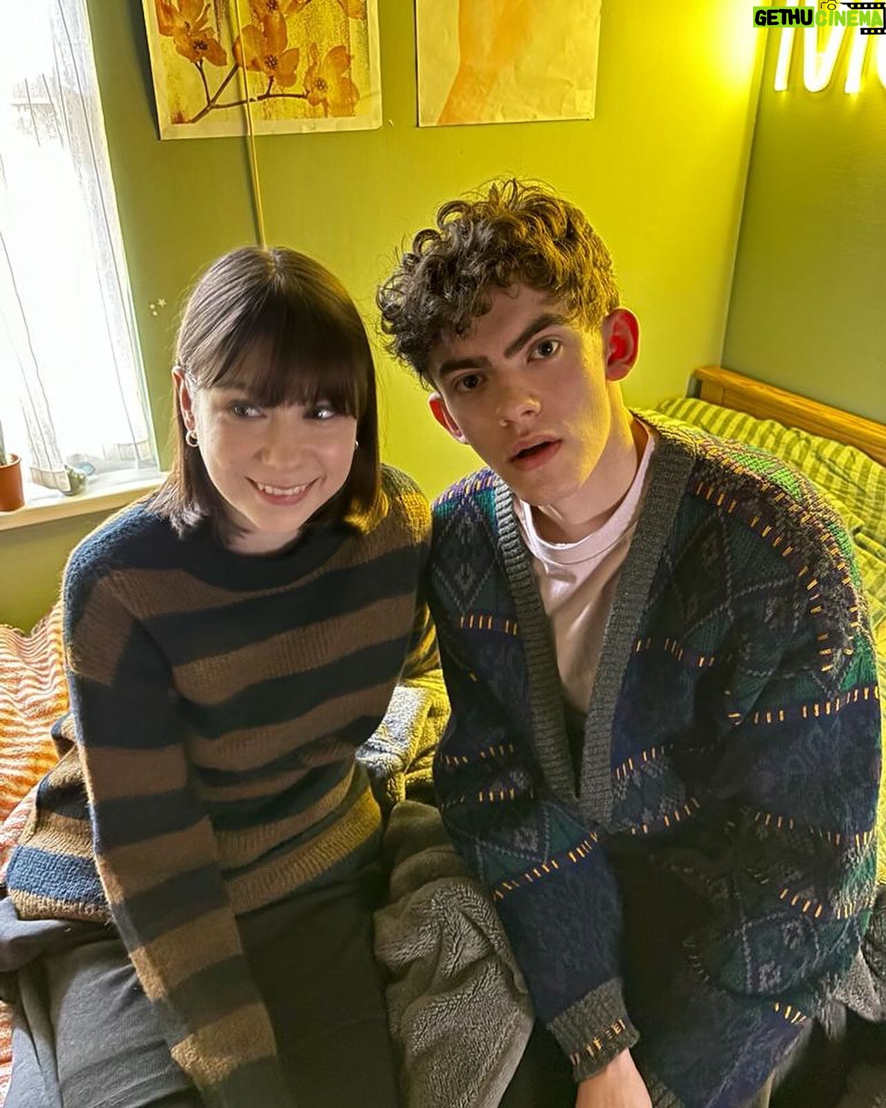 Alice Oseman - 837.6K Likes - Happy 2 weeks of Heartstopper S3! Did anyone ask for more of the in-show photos… 🍂