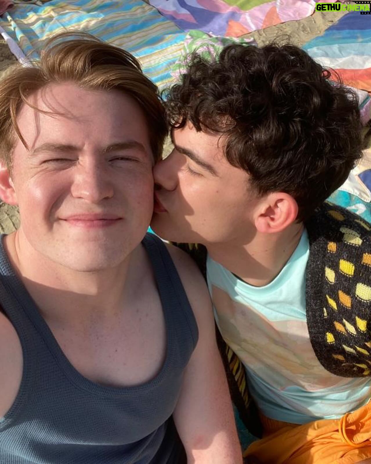 Alice Oseman - 837.6K Likes - Happy 2 weeks of Heartstopper S3! Did anyone ask for more of the in-show photos… 🍂