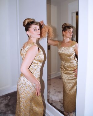 Alicia Agneson Instagram - Merci @diorbeauty for a golden evening 🌻 
Dream team
@diorbeauty 
@olelynggaardcopenhagen 
@fonnesbekhair 
📸 @naomi.axinte