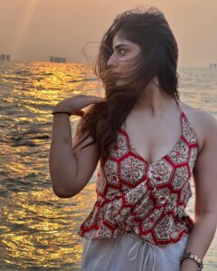 Alisha Chopra Most Liked Photos and Posts