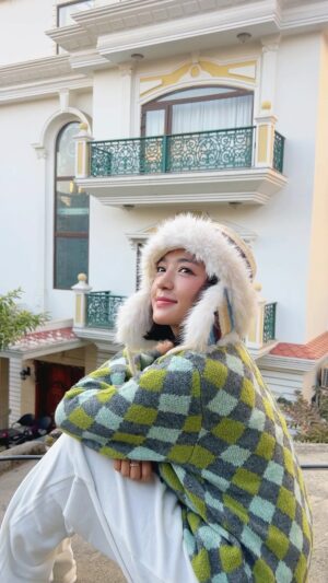 Alisha Rai Instagram - ❄️ winter casuals ❄️ 💗