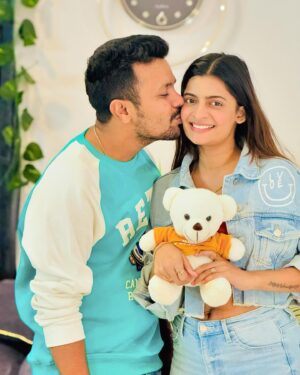 Alisha Rajput Instagram - Teddy 🧸 ❤️

#valentine #teddy #explorepage