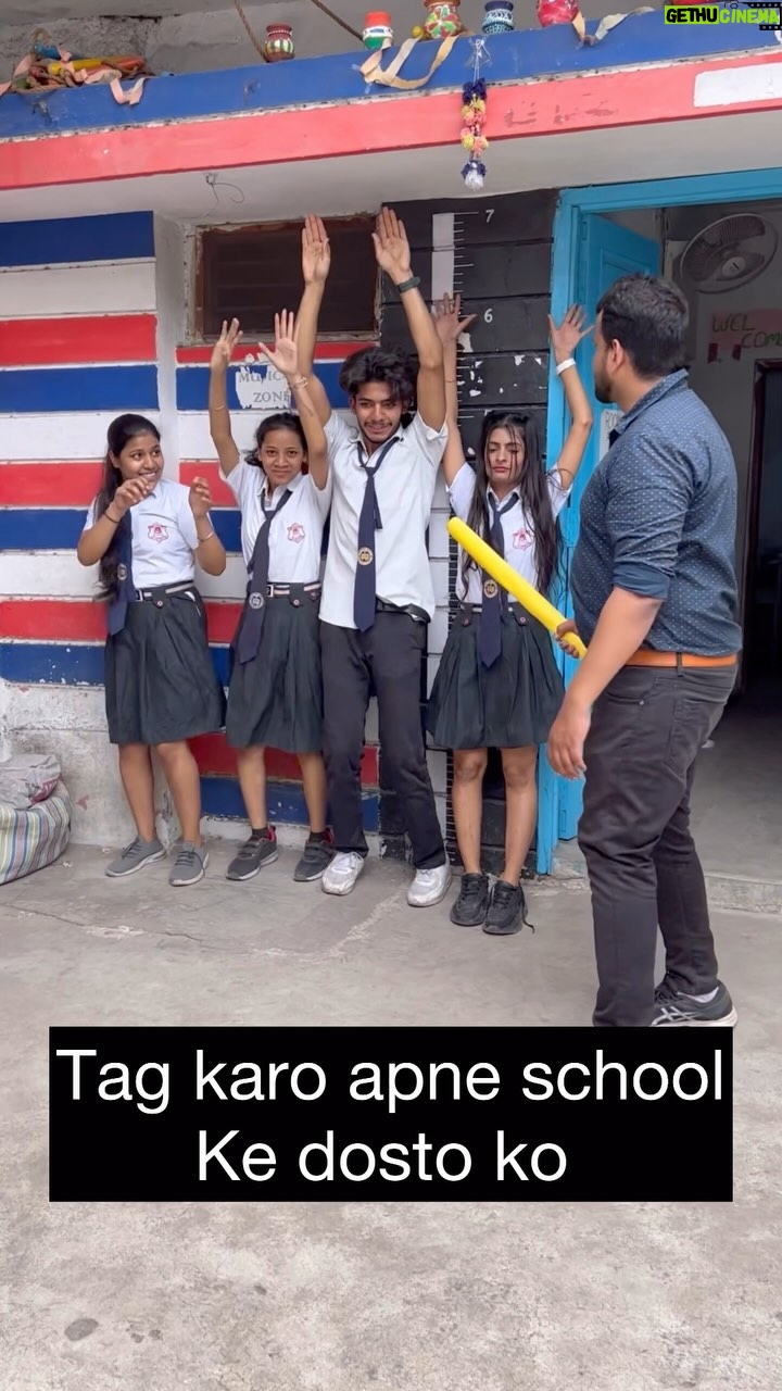 Alisha Rajput - 244.1K Likes - Aj school ki bht yaad arehi #school #schoolmemes #student