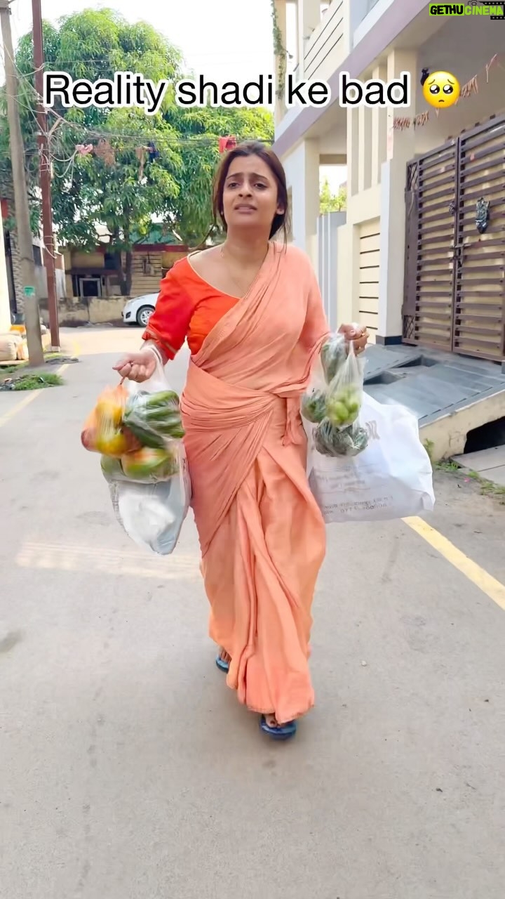 Alisha Rajput - 277.6K Likes - Shadi ke bad ghar jana hai mje š
#shadi #funny #explore